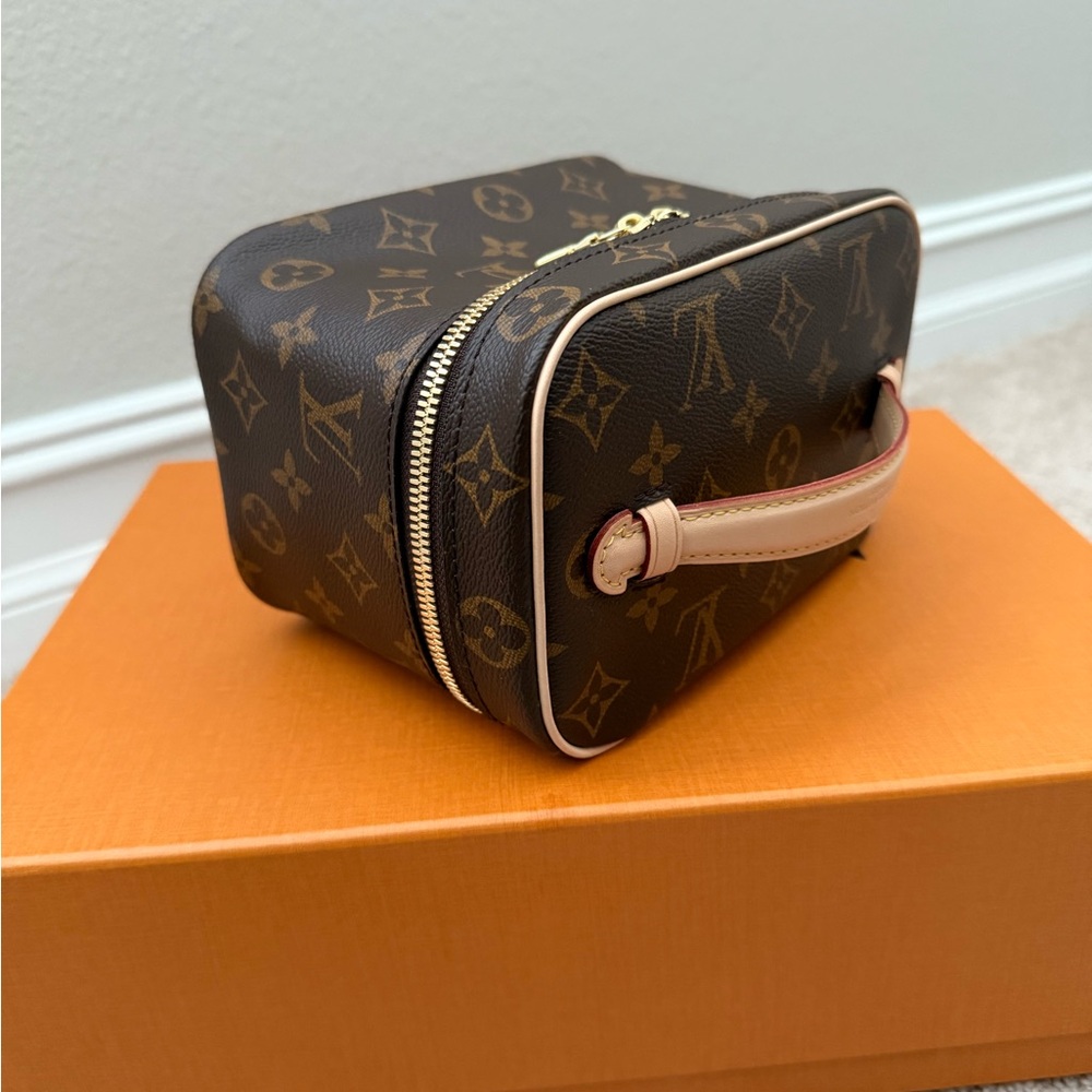 COPY - New bag nice mini mng LV. Box and receipt included. - Picture 7 of 8